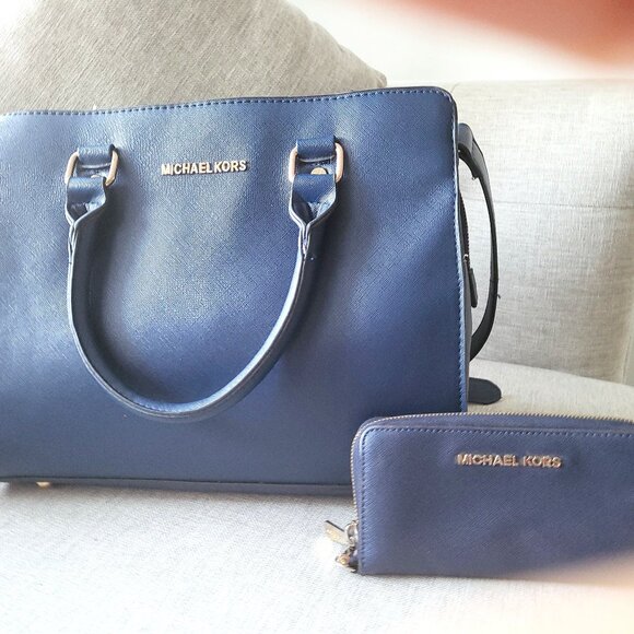 Michael Kors Navy Leather Purse & wallet - Picture 1 of 15